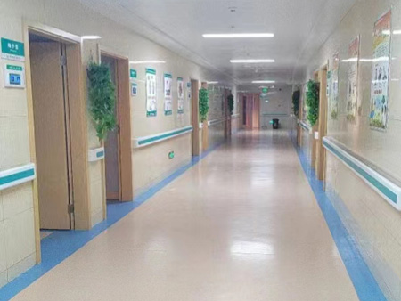 医院走廊扶手安装